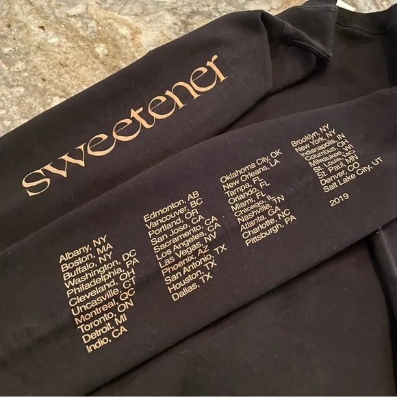 Ariana Grande Sweetener World Tour Crewneck Sweatshirt Small - Picture 6 of 9